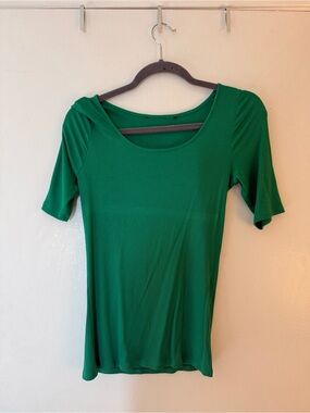Green Women’s Scoop Neck Top